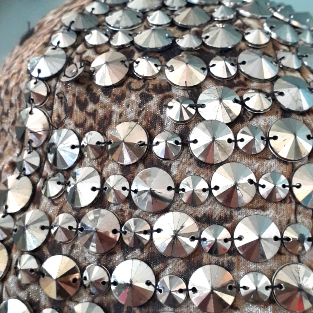 % Pair of embellished brimmed caps - studs & crystals! - Picture 7 of 14